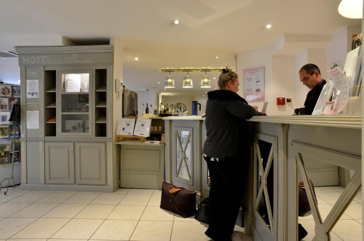 Clients de l'établissement Almoria Hôtel & SPA