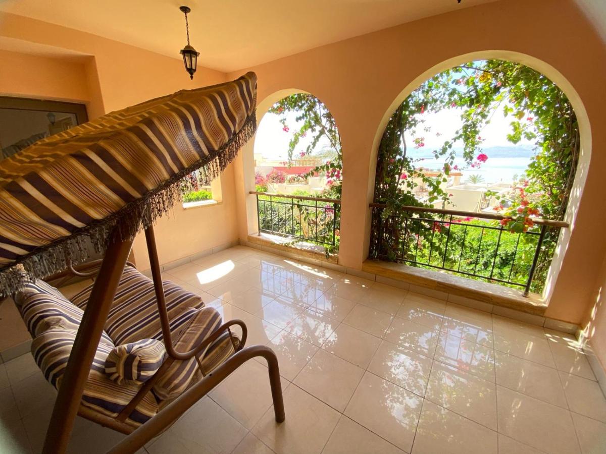 one bedroom apartments aqaba on 2 swimming pool Tala bay - Housity