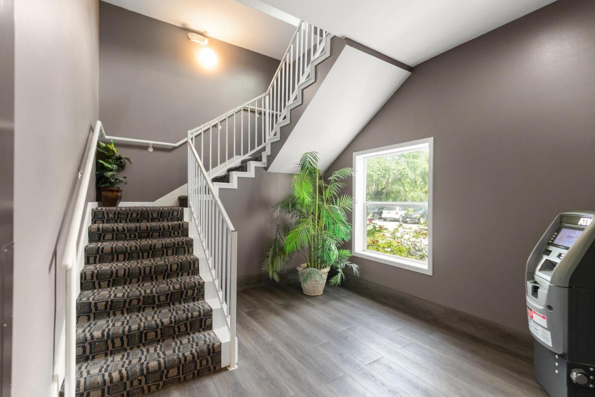 Wingate by Wyndham Humble/Houston Intercontinental Airport - Housity