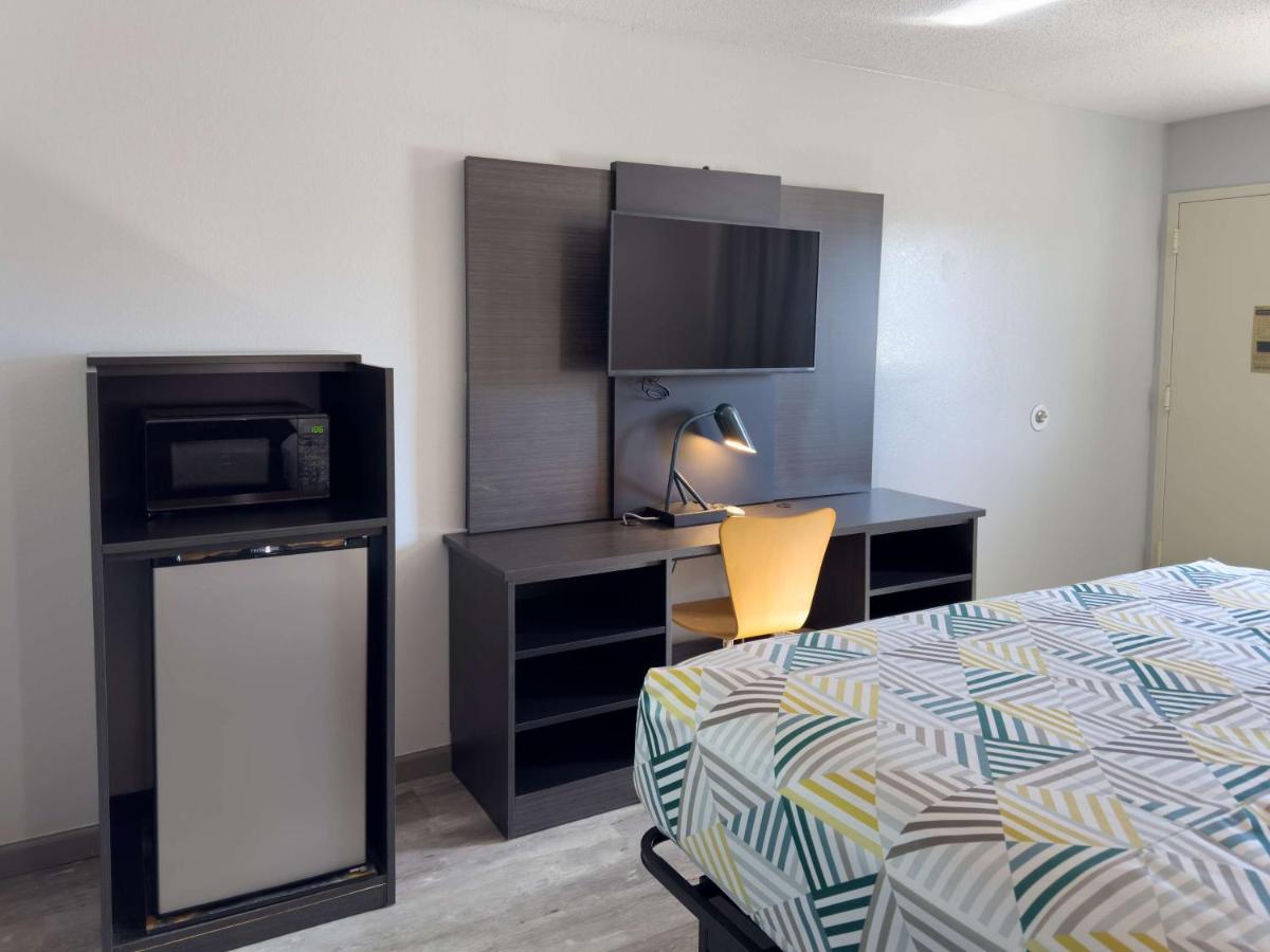 Motel 6-Dyersburg, TN - Housity