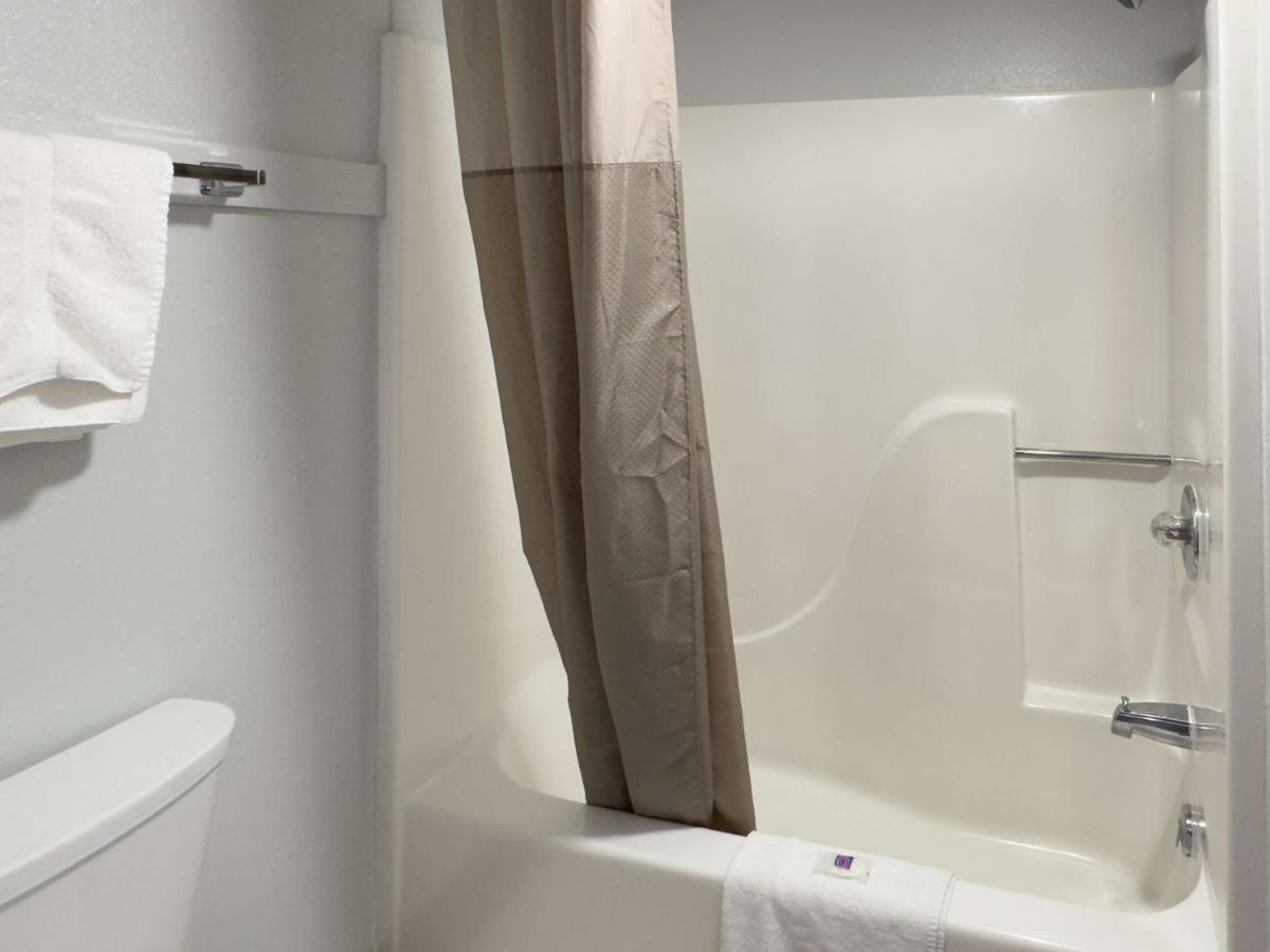 Motel 6-Dyersburg, TN - Housity