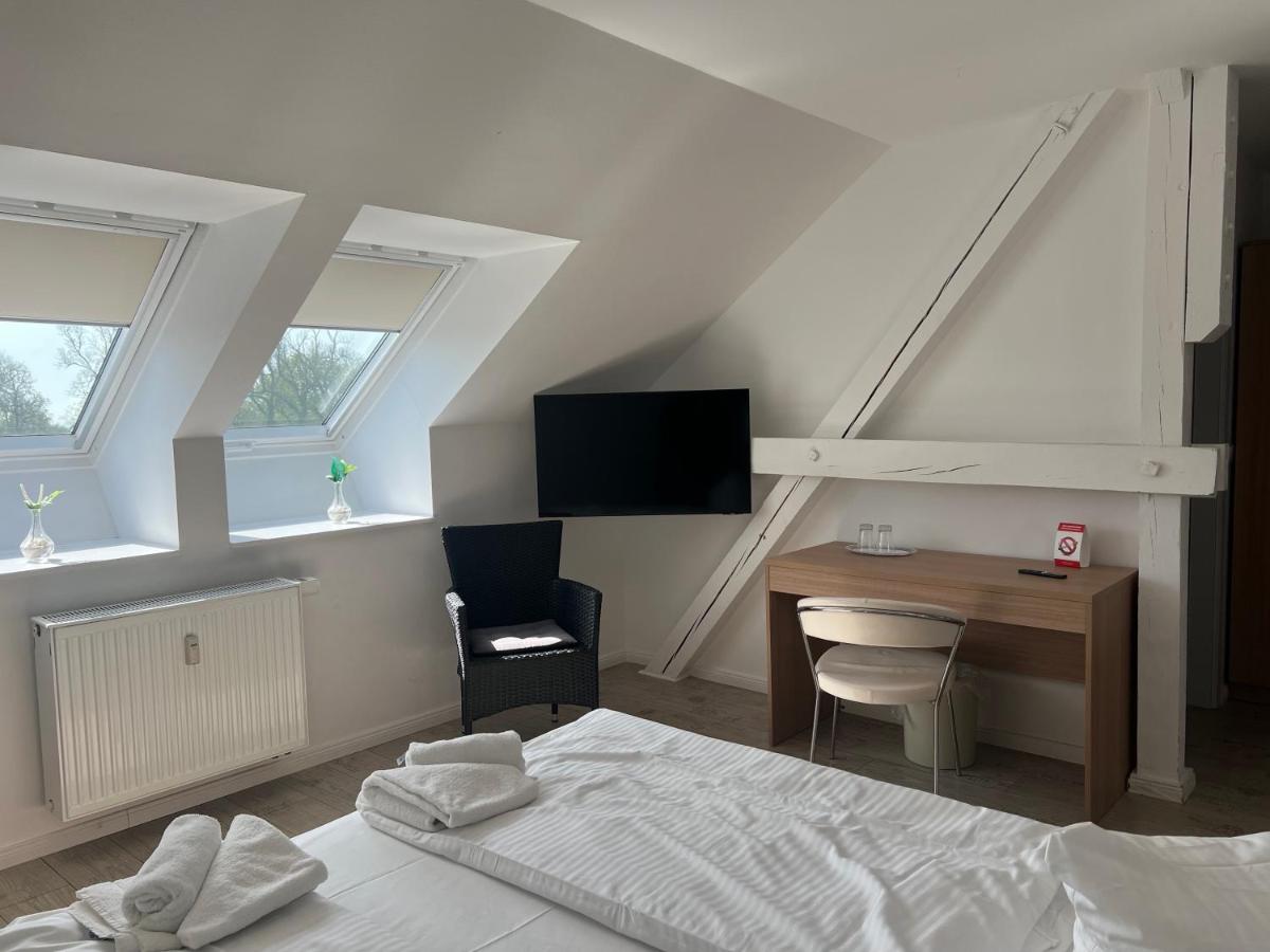 Hotel am Theater - Housity