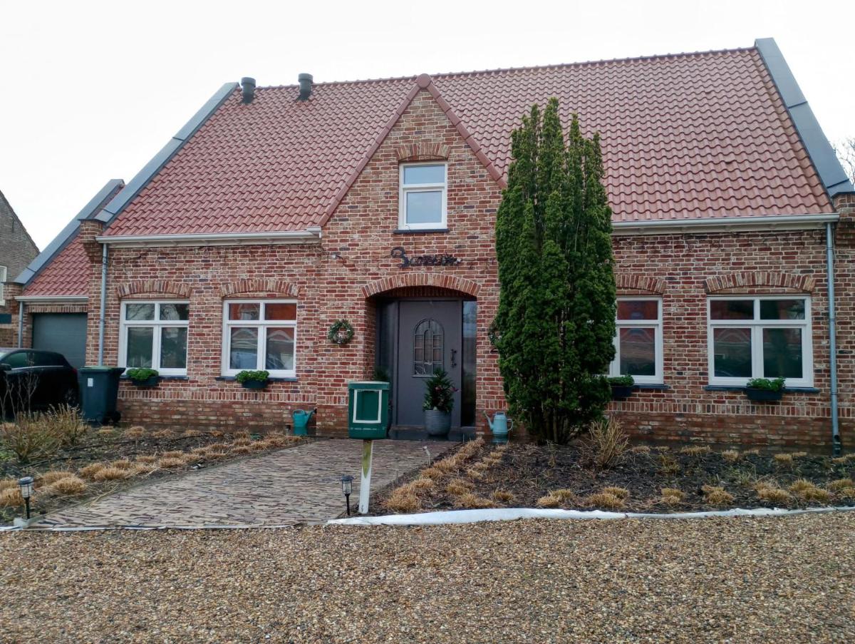 Bazien Luxe kamer bij Strand en Kreek natuur en veel faciliteiten - Housity
