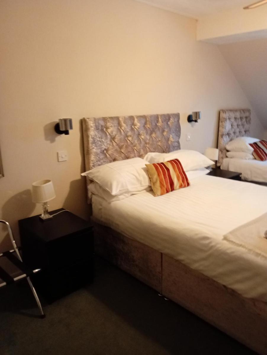White Hart Llandeilo - Housity