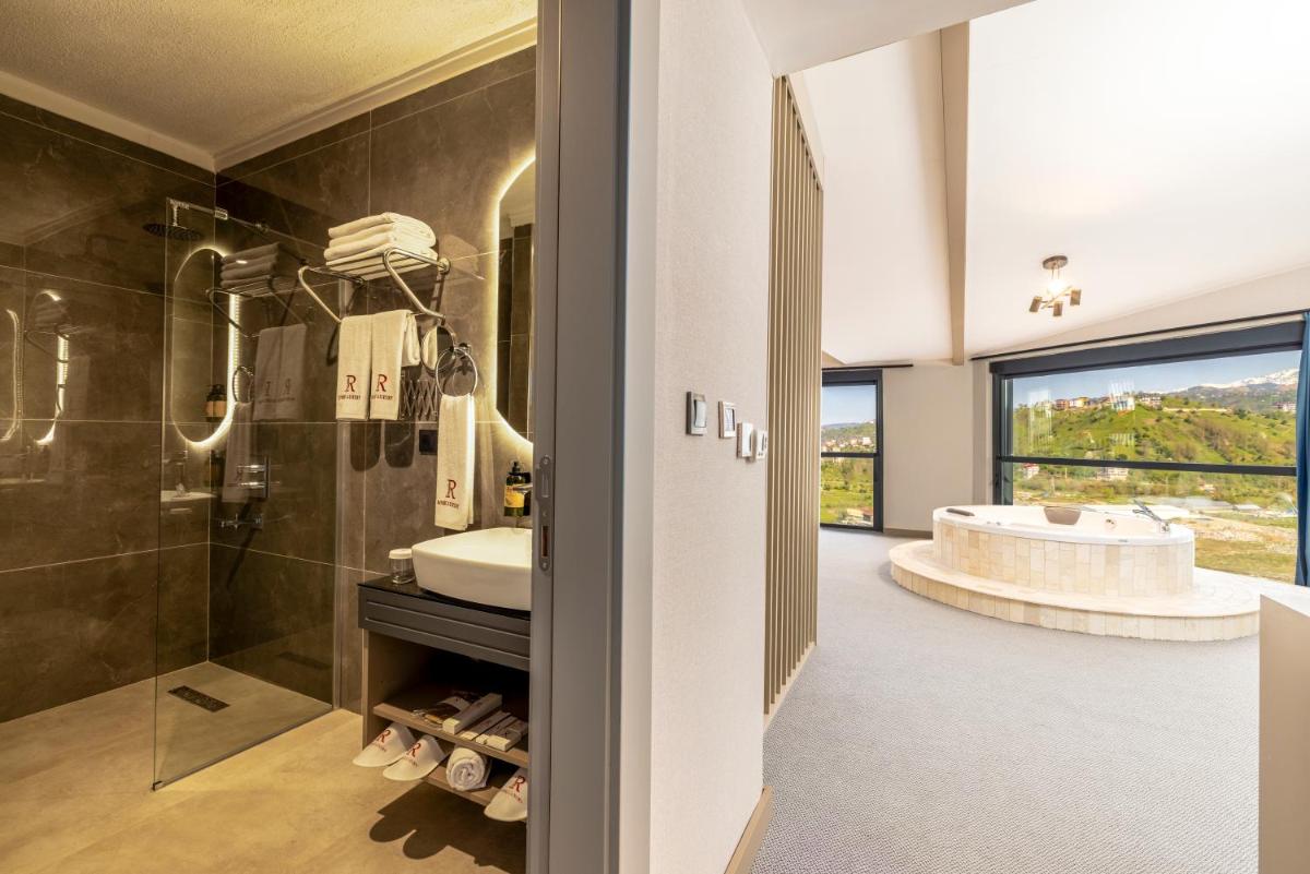 Rossi Luxury Hotel - Housity