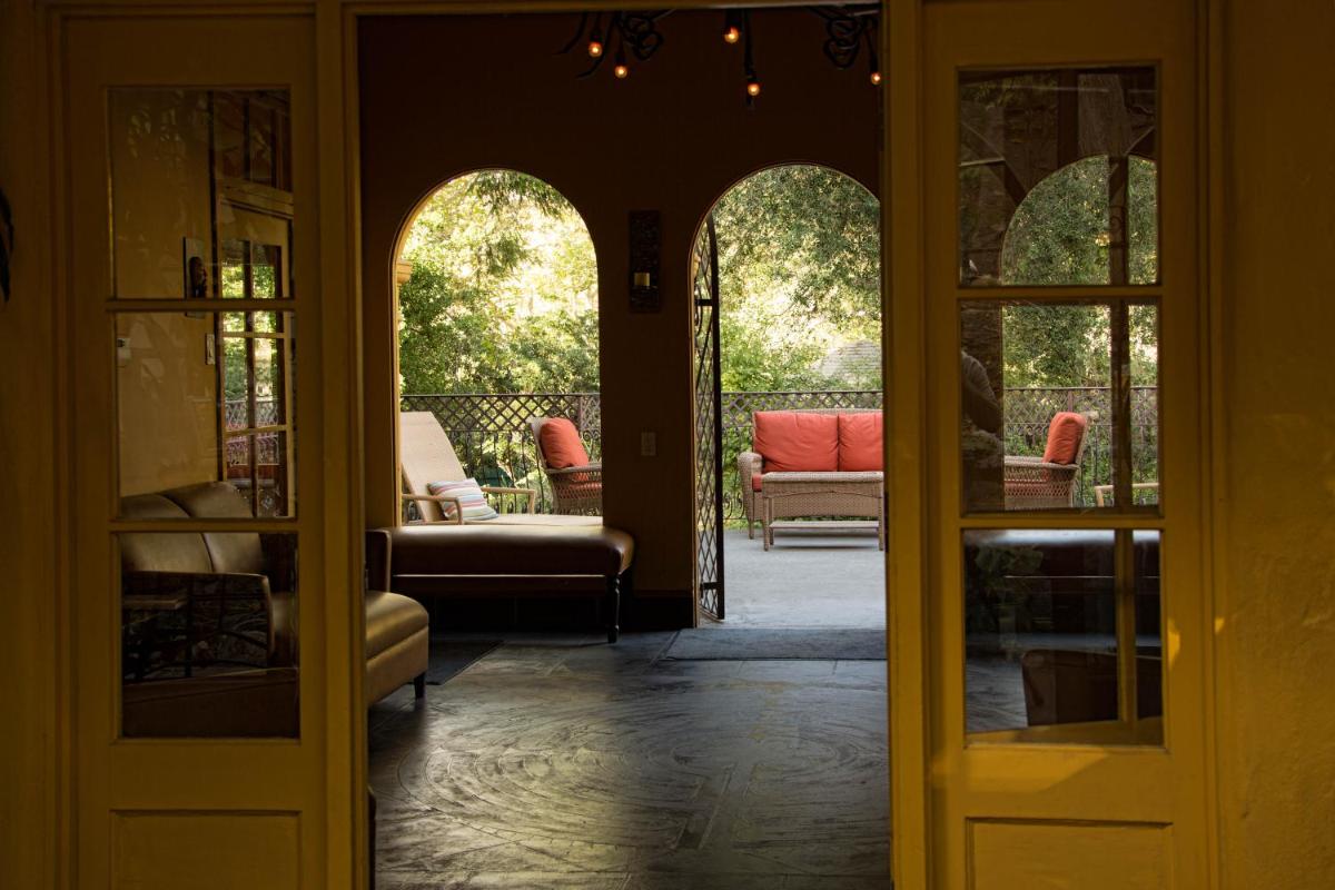 Sycamore Mineral Springs - Housity