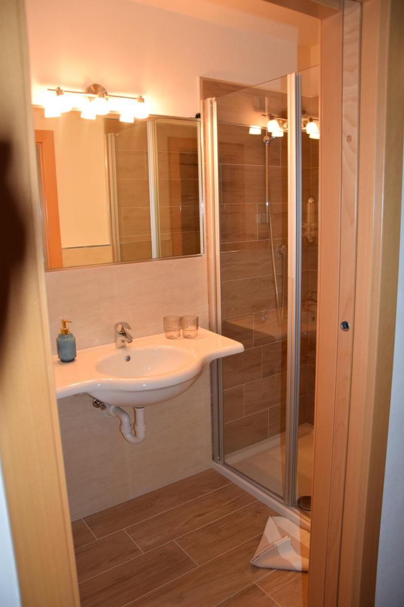 Hotel Mondschein - Housity