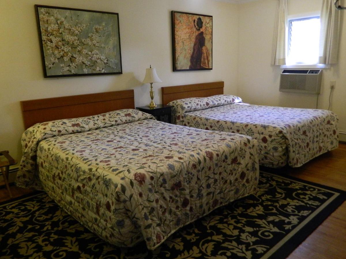 Twin Oaks Motel - Housity