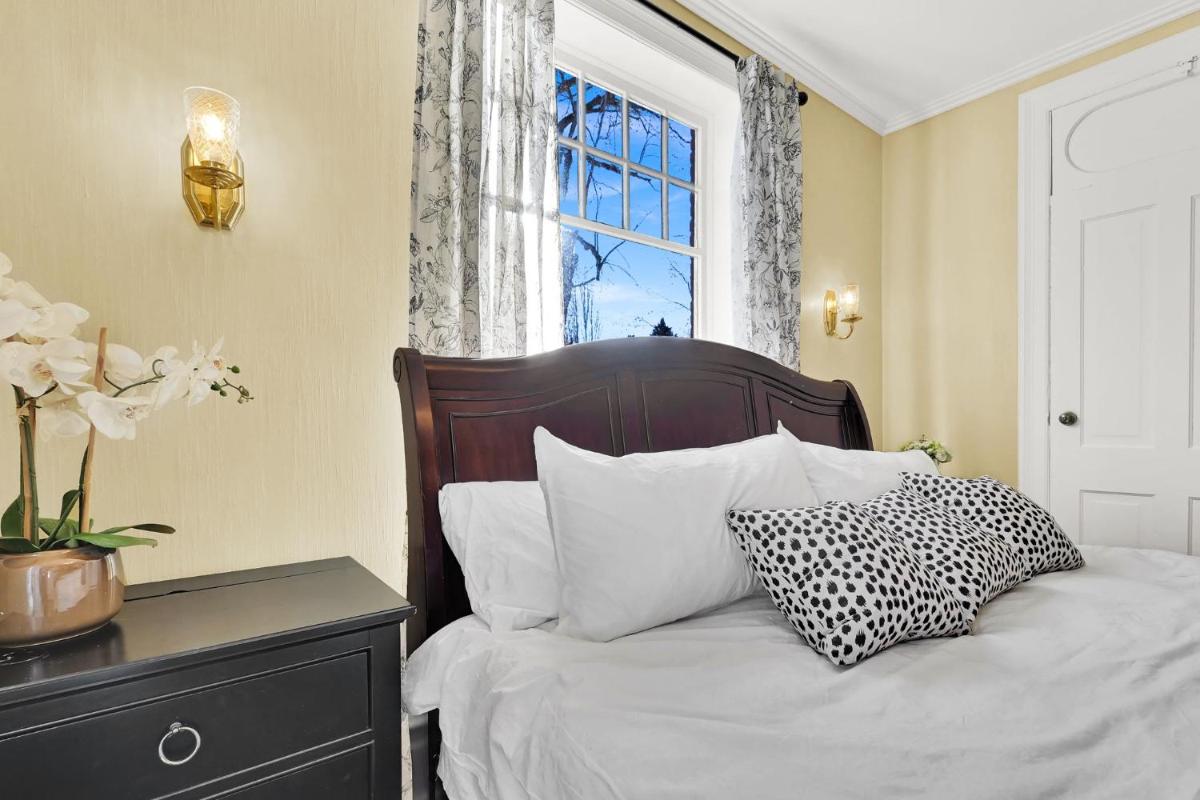 The Valley House Inn Sprague Suite - Housity