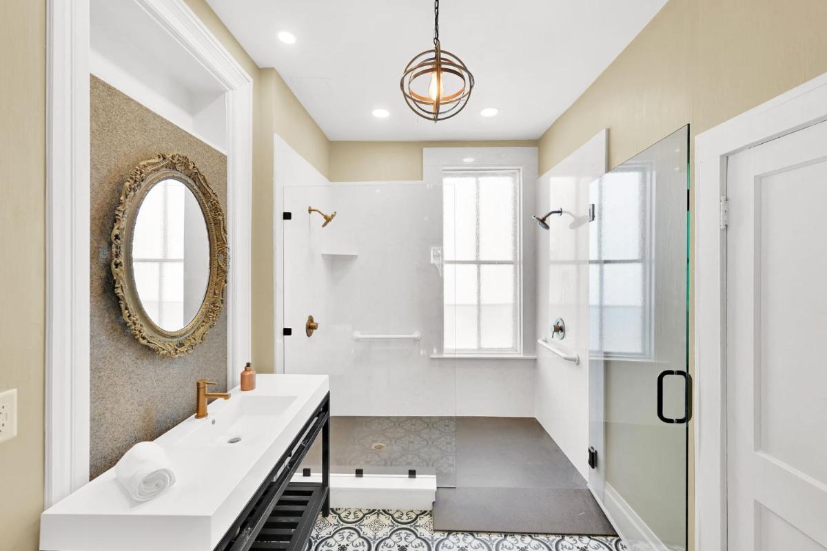 The Valley House Inn Sprague Suite - Housity