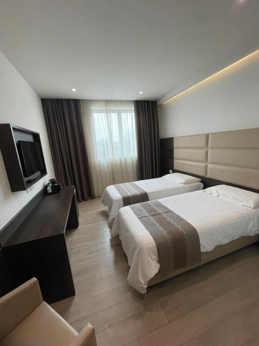 HotelLuxuryPrato - Housity