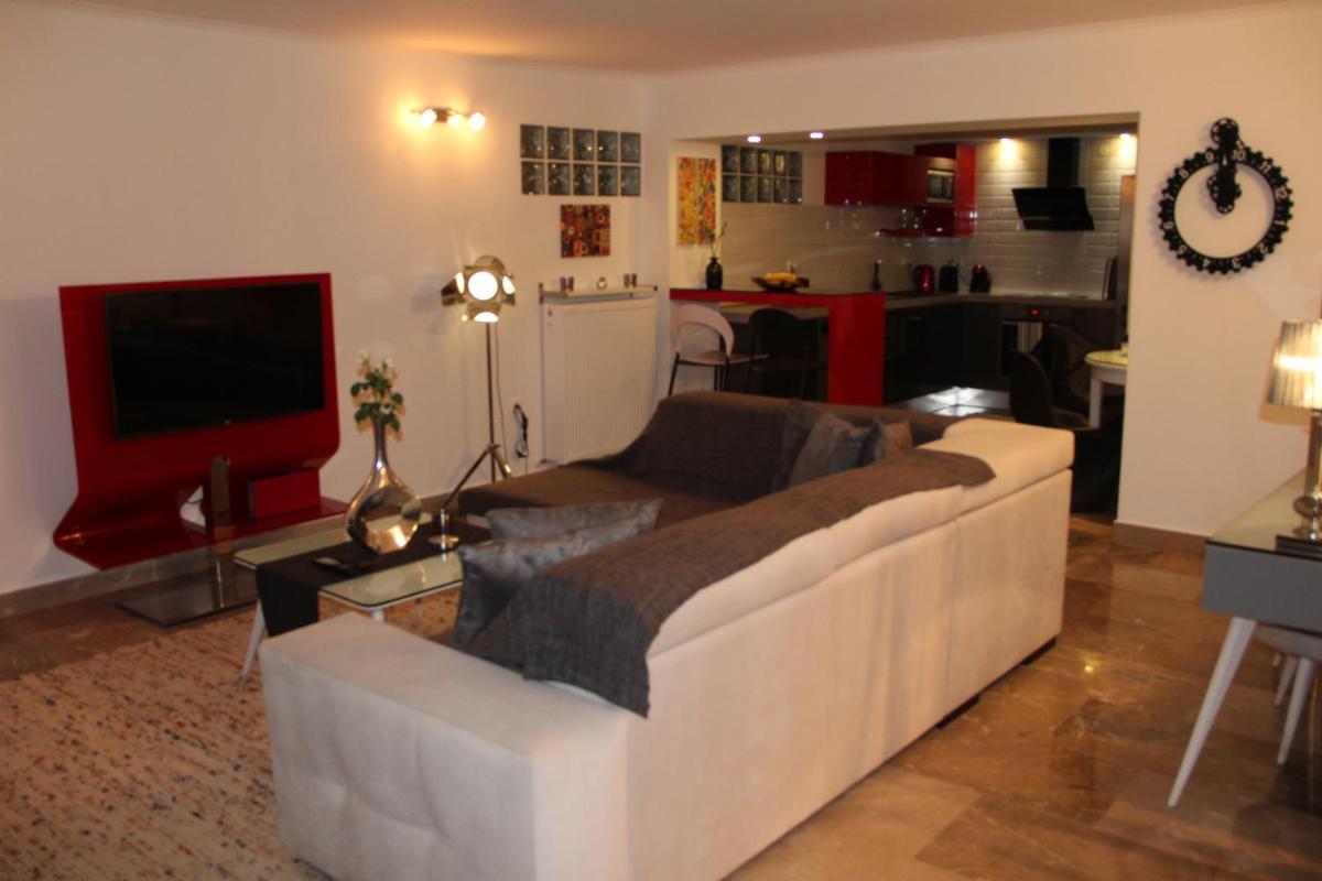 Studio 48 - Housity