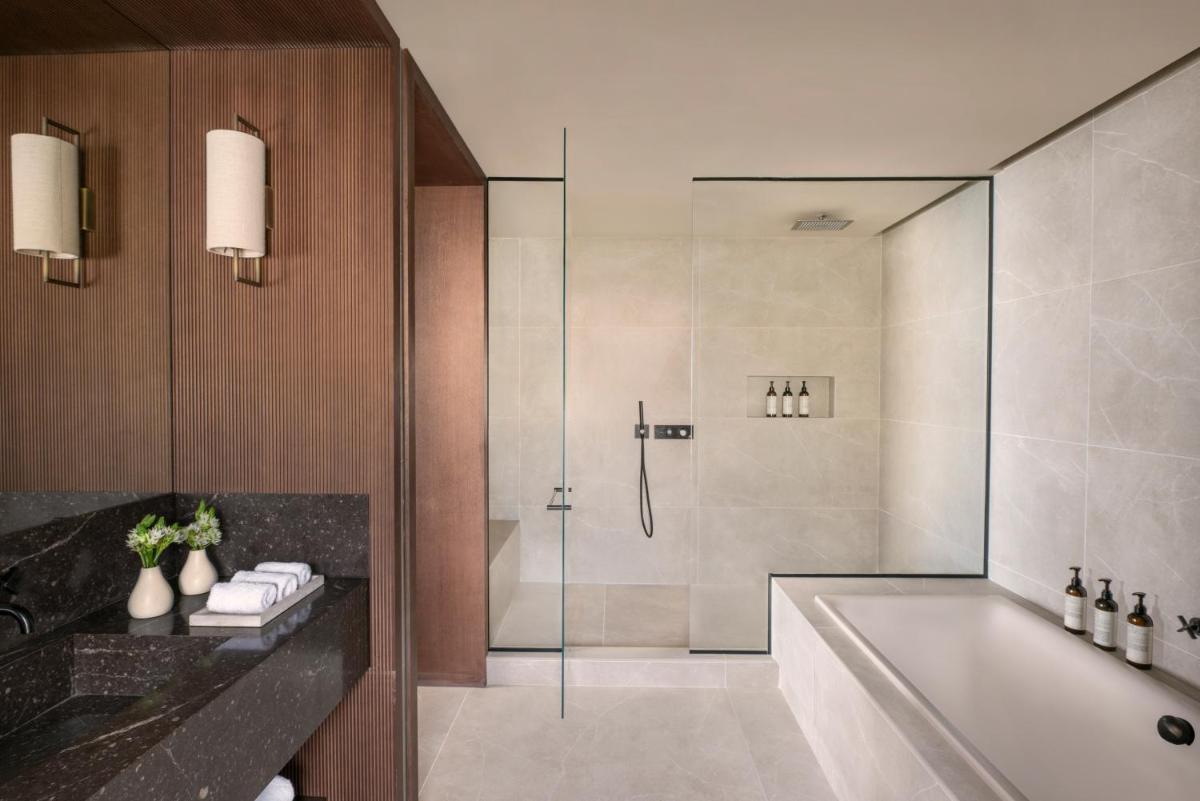 Un baño de Fairmont La Hacienda Costa del Sol