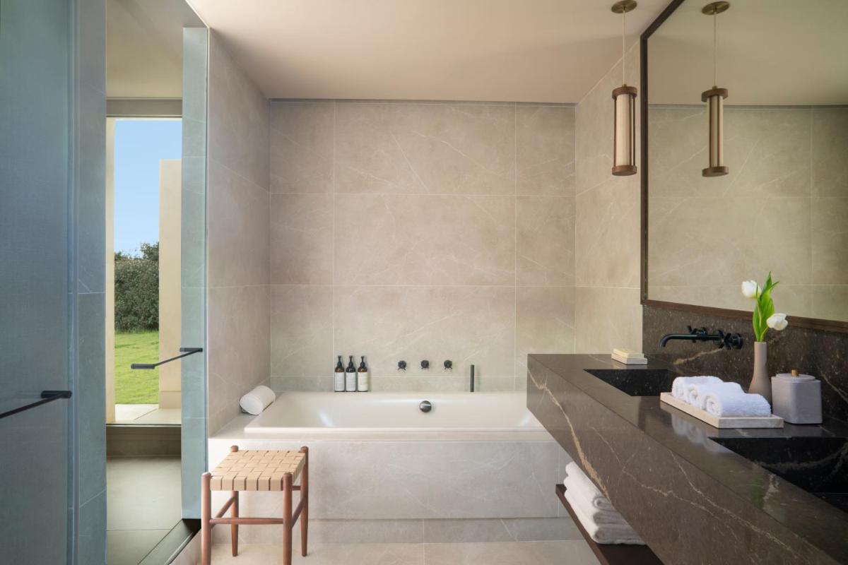 Un baño de Fairmont La Hacienda Costa del Sol