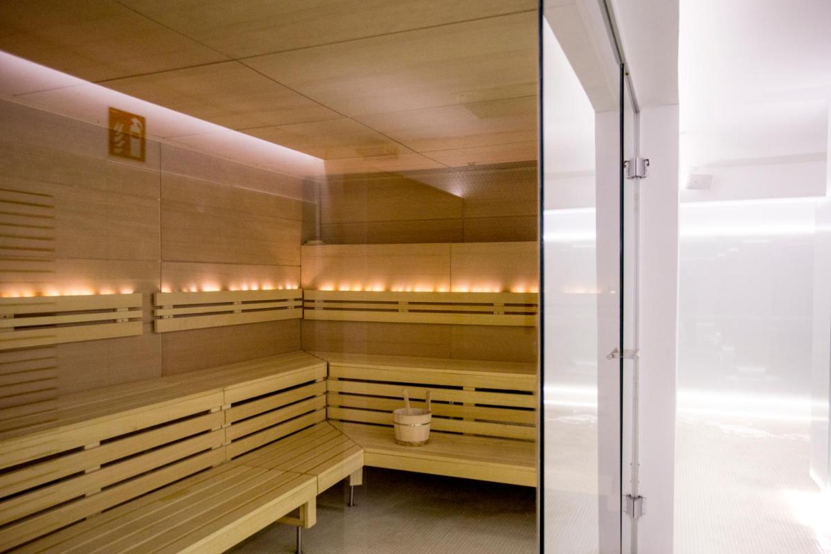 Un baño de Hotel Illa d'Or & Club Apts 4* Sup