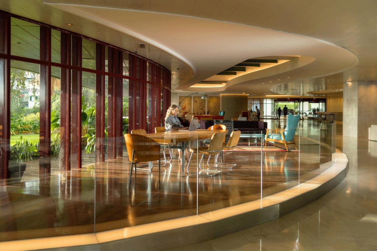Um restaurante ou outro lugar para comer em Pestana Casino Park Hotel & Casino
