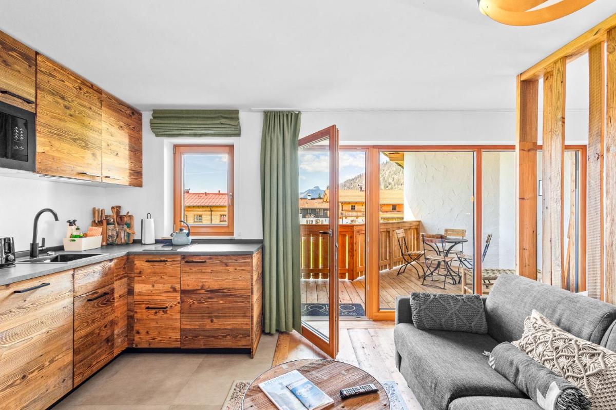 Küche/Küchenzeile in der Unterkunft Soho Mountain Chalet - Pool und Sauna