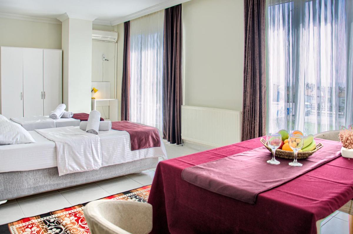 Hotel yeniçiftlik - Housity