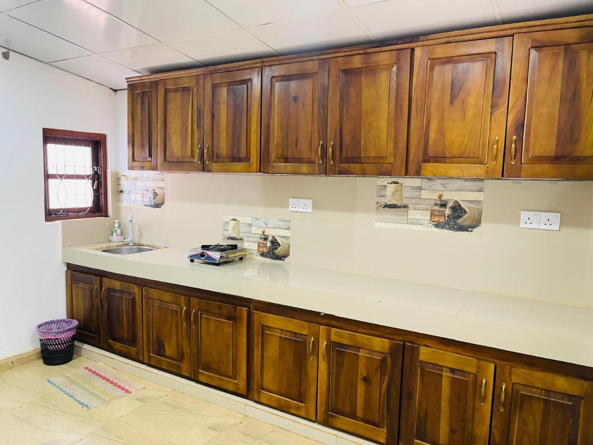 Kumbuk Sewana Villa - Housity