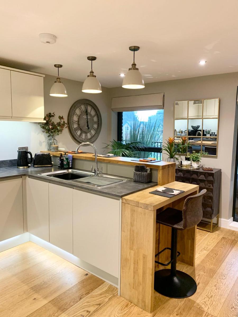 #8 Brunel House Luxury Apartment in Great Malvern - Housity