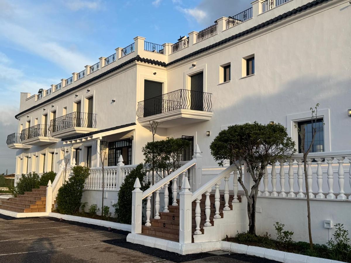 Hotel Molinillos - Housity