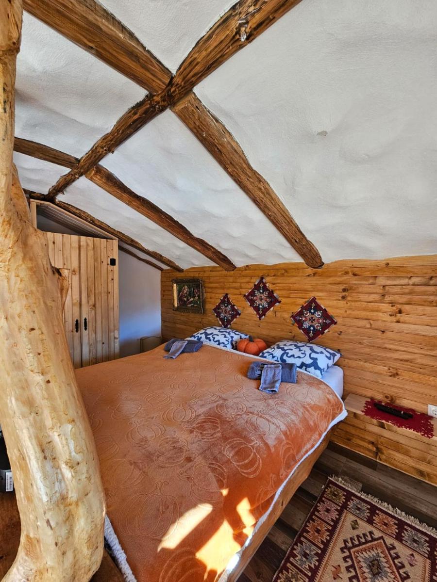 Zemljane kućice Kreševo - Housity