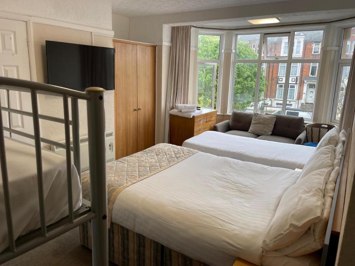Queens Hotel, Skegness - Housity