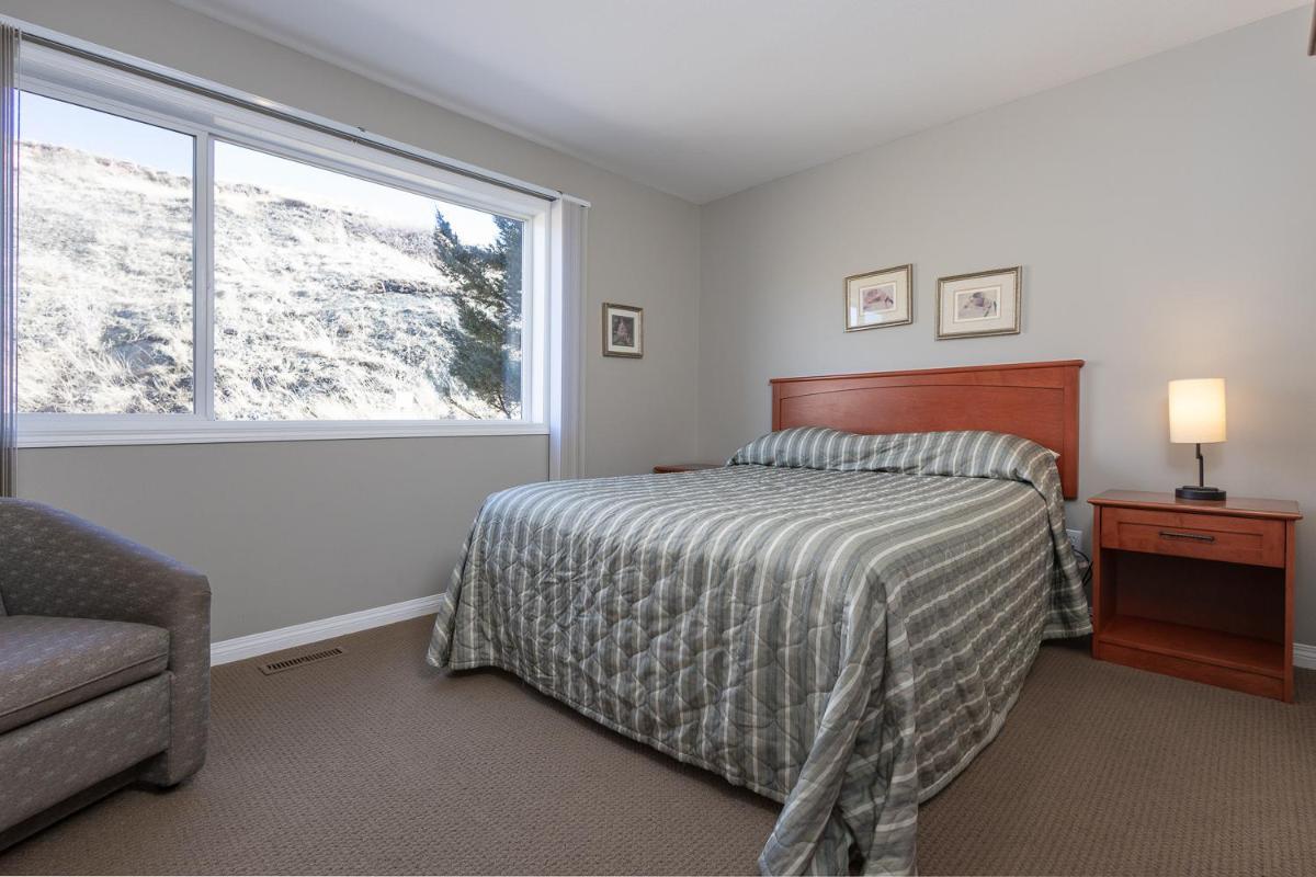 Paradise Canyon Golf Resort - Luxury Condo M405 - Housity