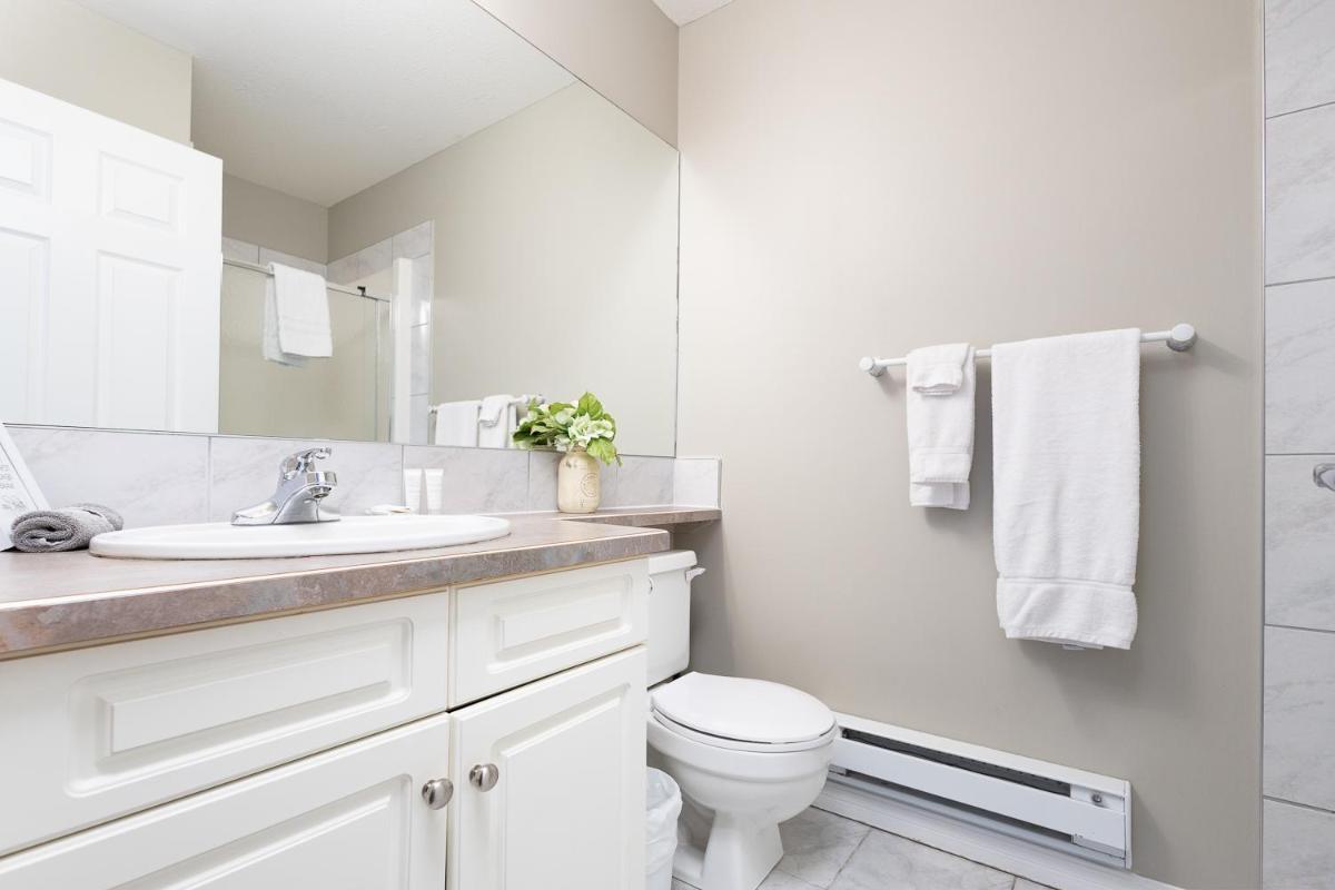 Paradise Canyon Golf Resort - Luxury Condo M405 - Housity