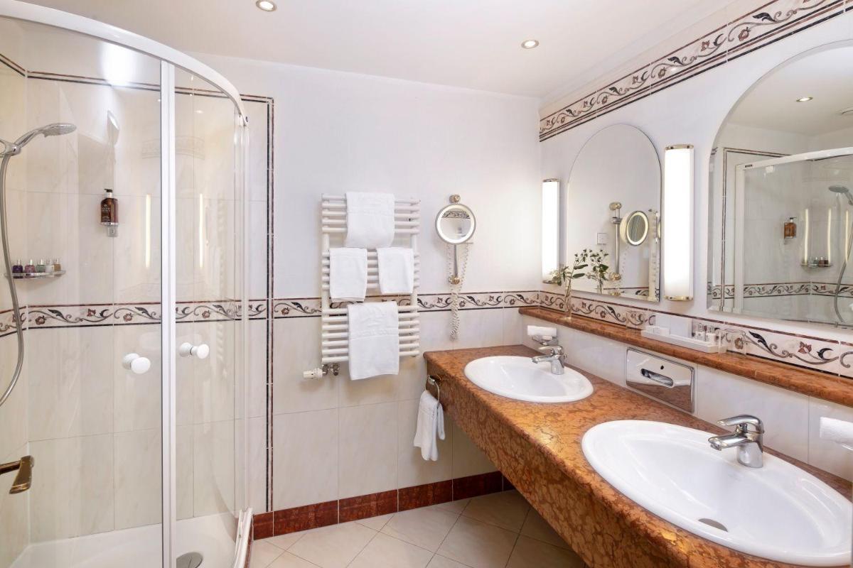 Ein Badezimmer in der Unterkunft Wellness & Genuss Resort - Engel Obertal