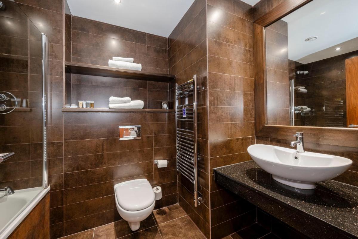 Best Western Plus Aston Hall Hotel - Housity