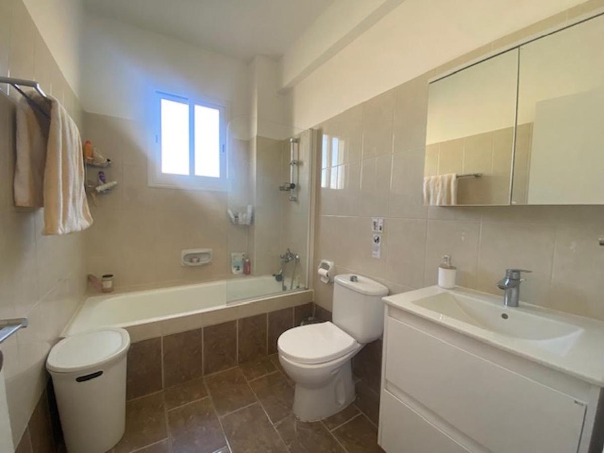 Beautiful 2 bed apartment with great views in Paphos - Housity