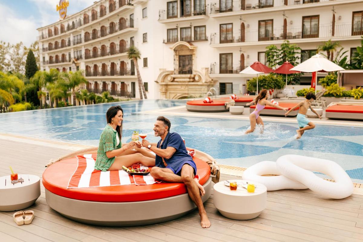 Piscina en o cerca de Hard Rock Hotel Marbella - Puerto Banús
