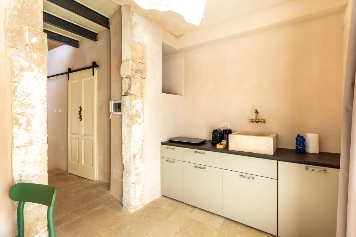 Charming Nest with Terrace by Wonderful Italy - Housity