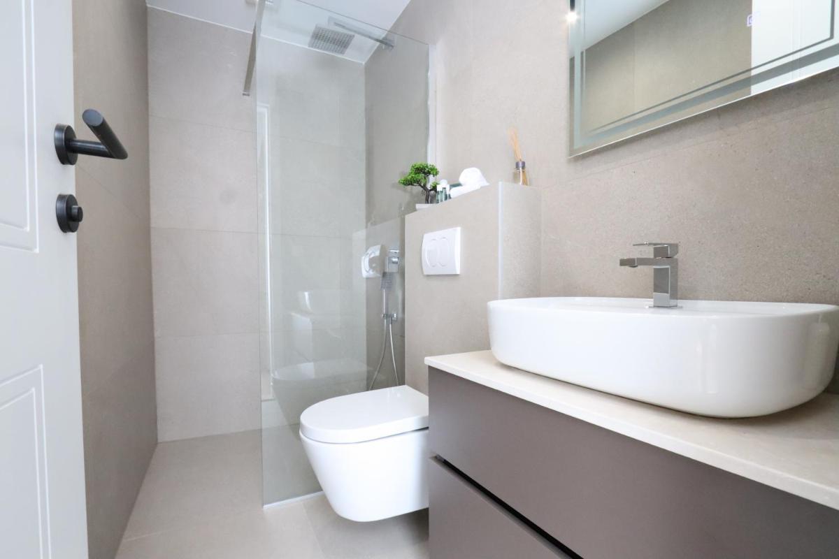 Din Luxury Apartments - Housity