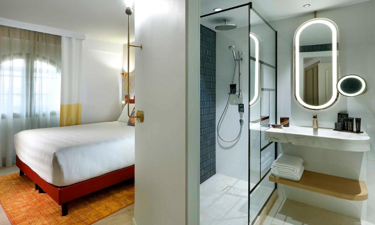 Un baño de Hard Rock Hotel Marbella - Puerto Banús