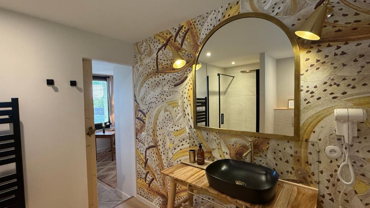 La Villa Tonga - Chambres d'hôtes à Fronsac - Housity