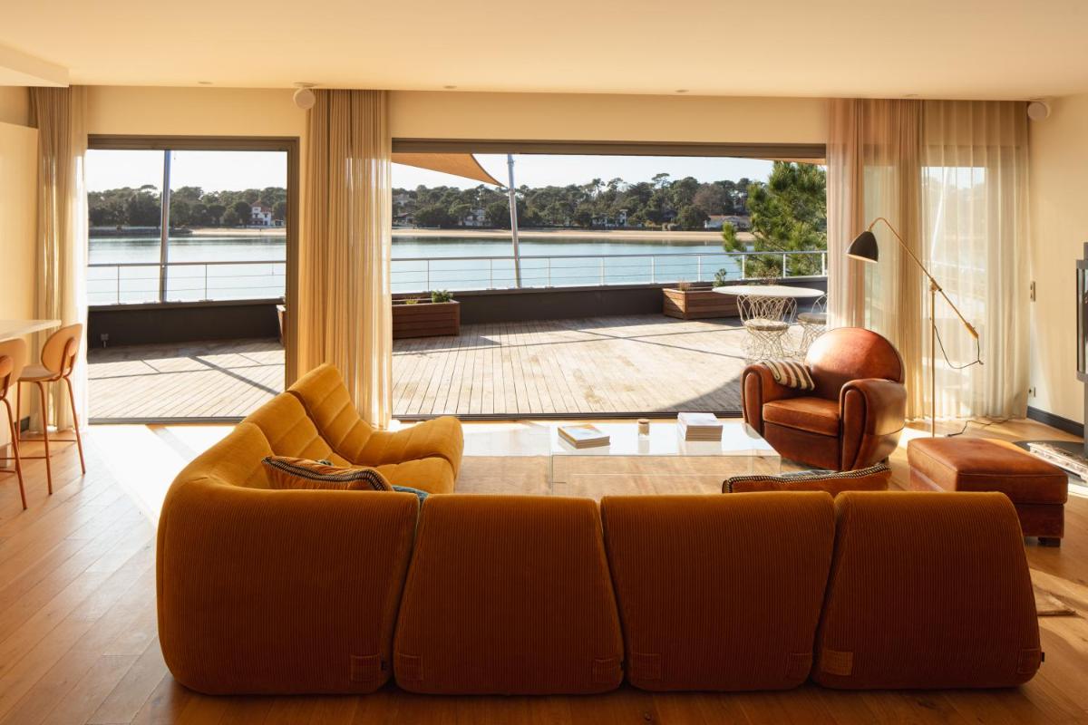 Coin salon dans l'établissement Hôtel & Spa Villa Seren