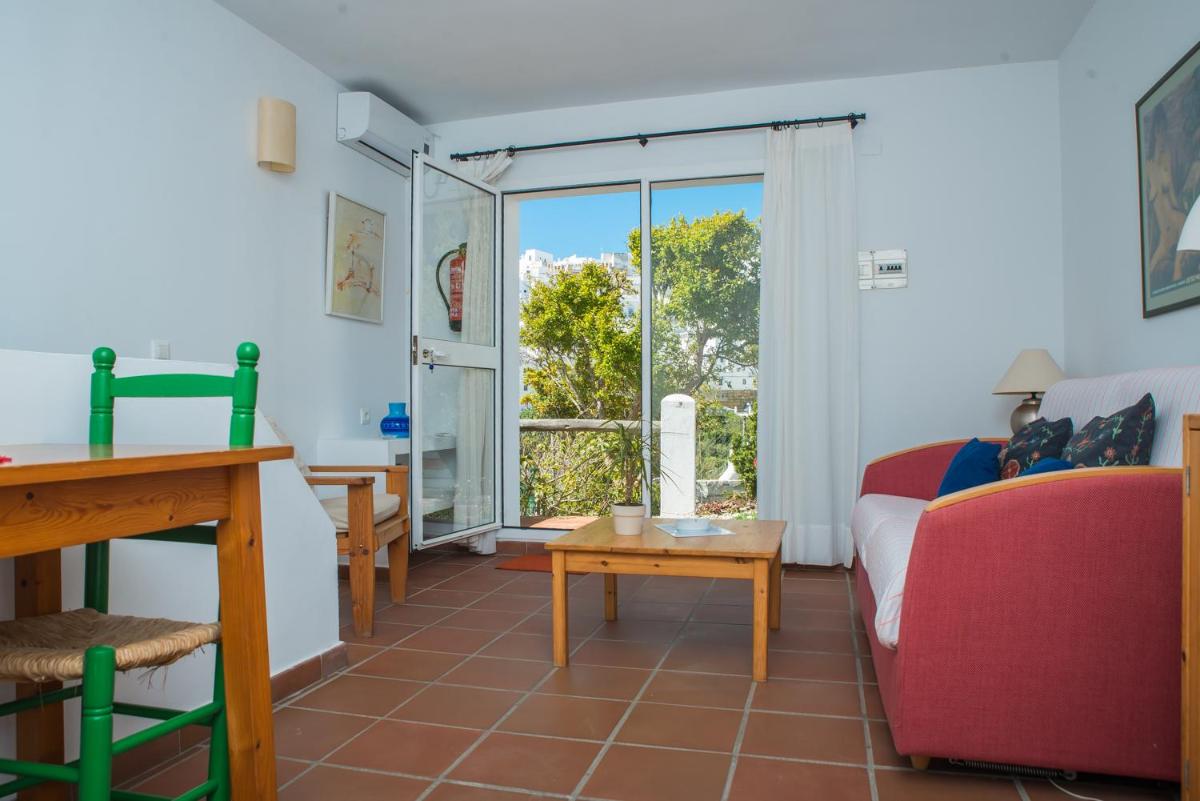 Apartamentos La Galbana con Piscina - Housity