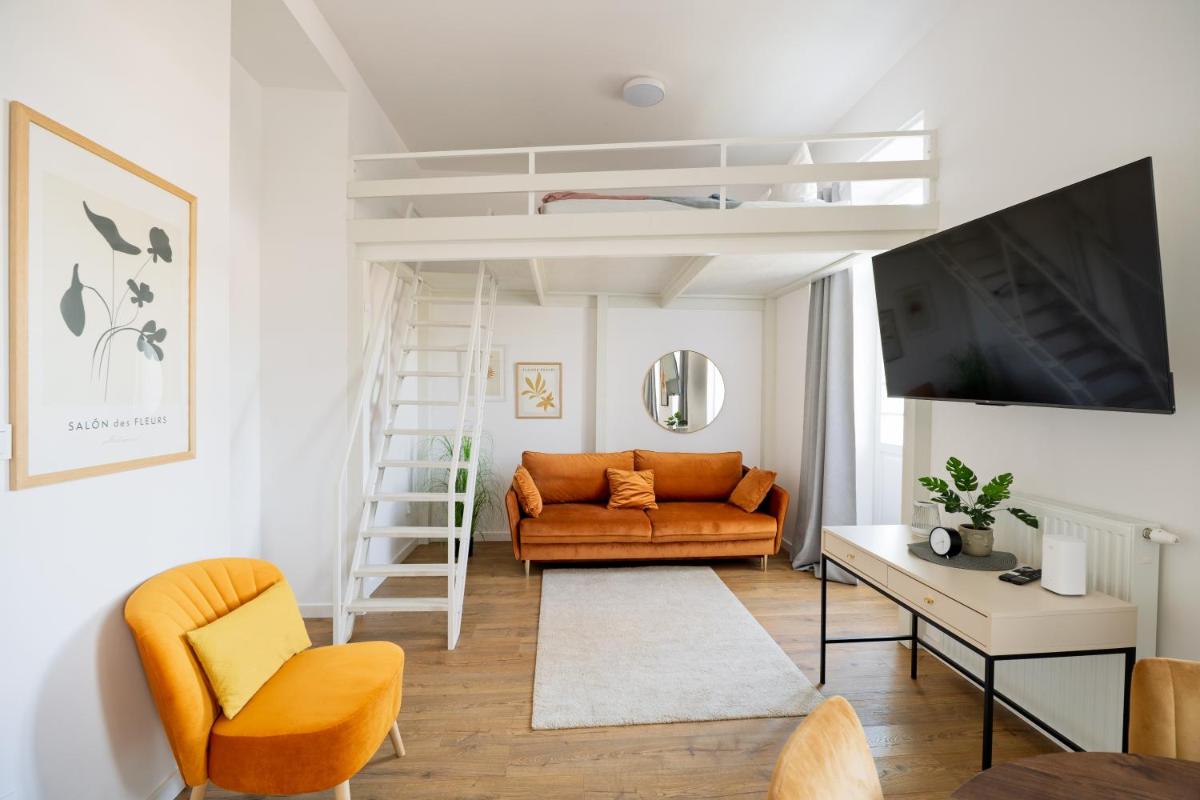 AboutArtApartments - By the river - Housity