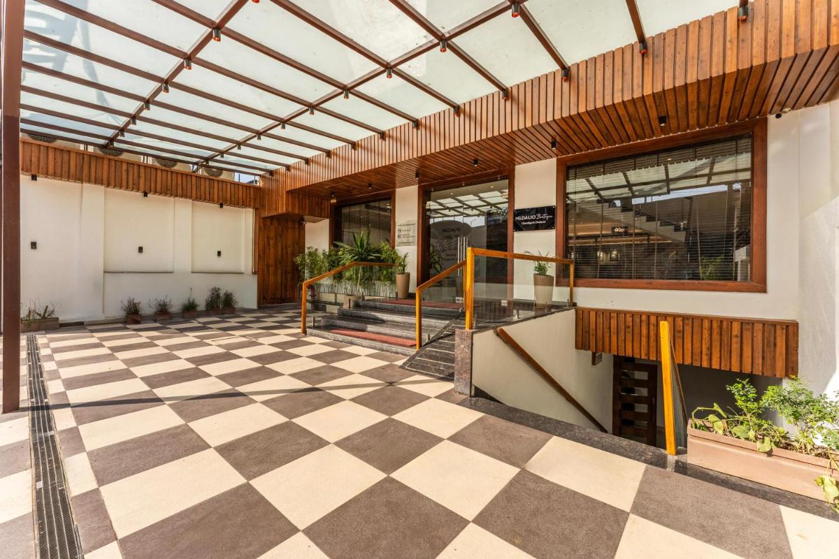 Playotel Inn, Chandigarh - Hizvo