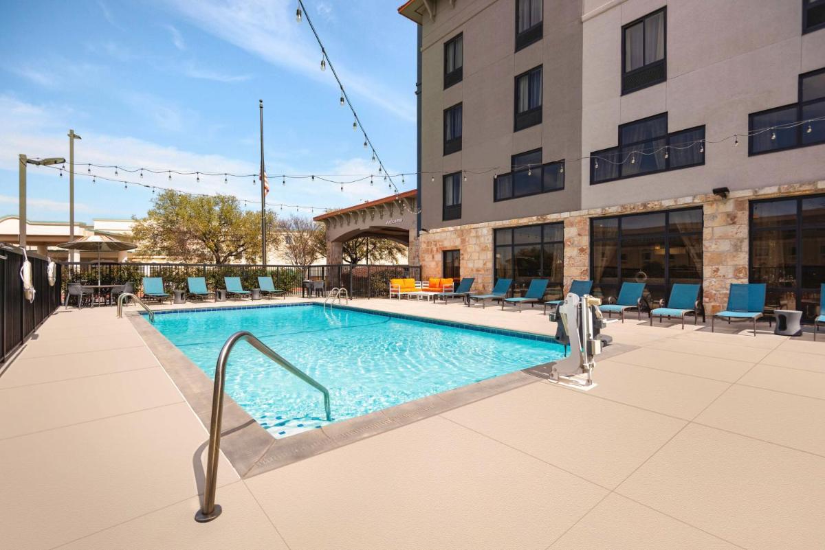 Hampton Inn & Suites San Marcos - Housity