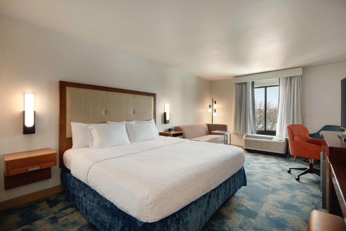 Hampton Inn & Suites San Marcos - Housity