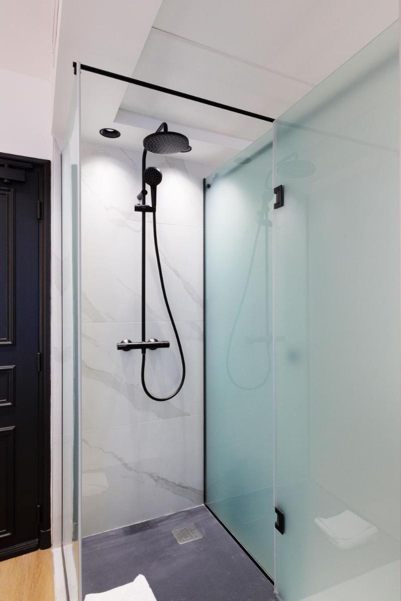 Salle de bains dans l'établissement Star Champs-Elysées