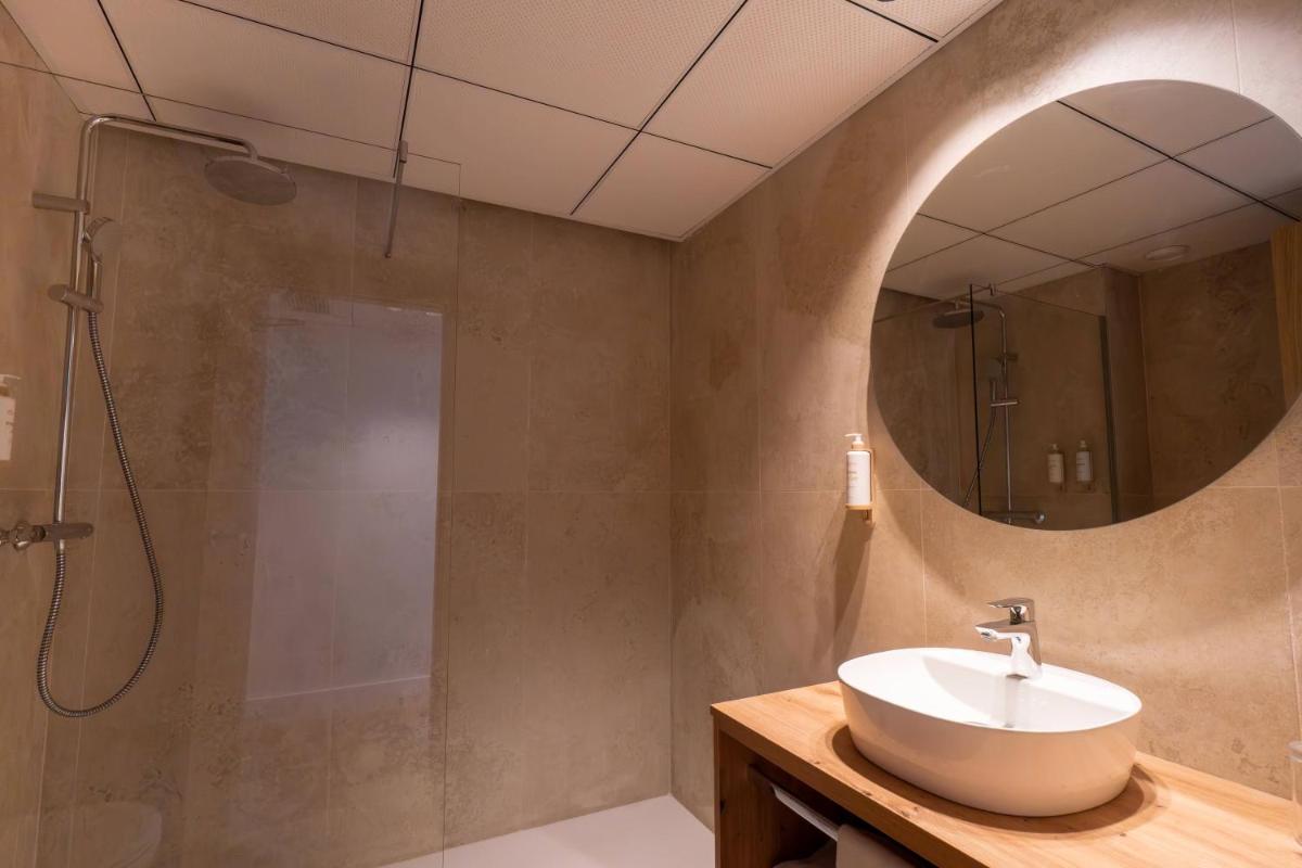 Un baño de Ohtels Vil·la Romana