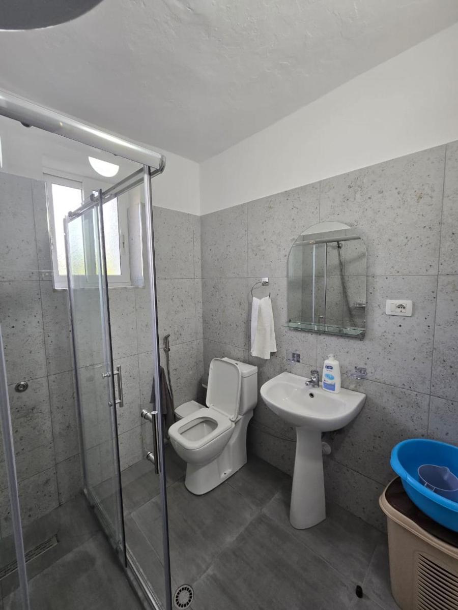 Aliaj's Guest House - Housity