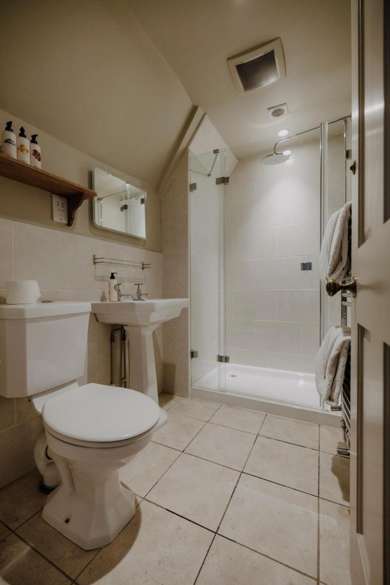 The Bull And Swan - Housity