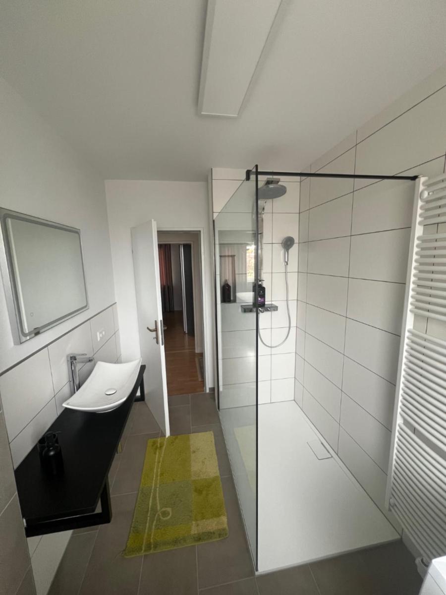 Geräumige Gästewohnung Andi im Herzen von Rastede - Küche - WLAN - Stellplatz - Housity