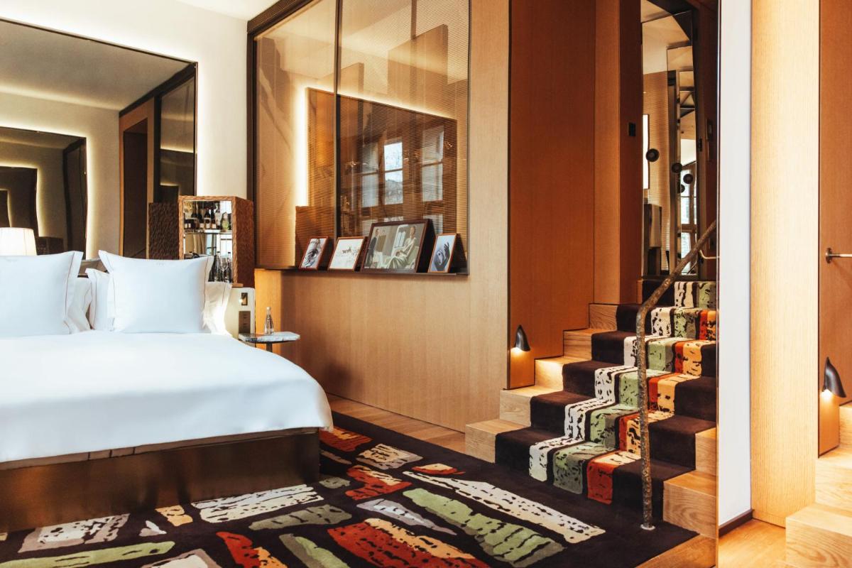Un ou plusieurs lits dans un hébergement de l'établissement Hotel SAX Paris, LXR Hotels & Resorts