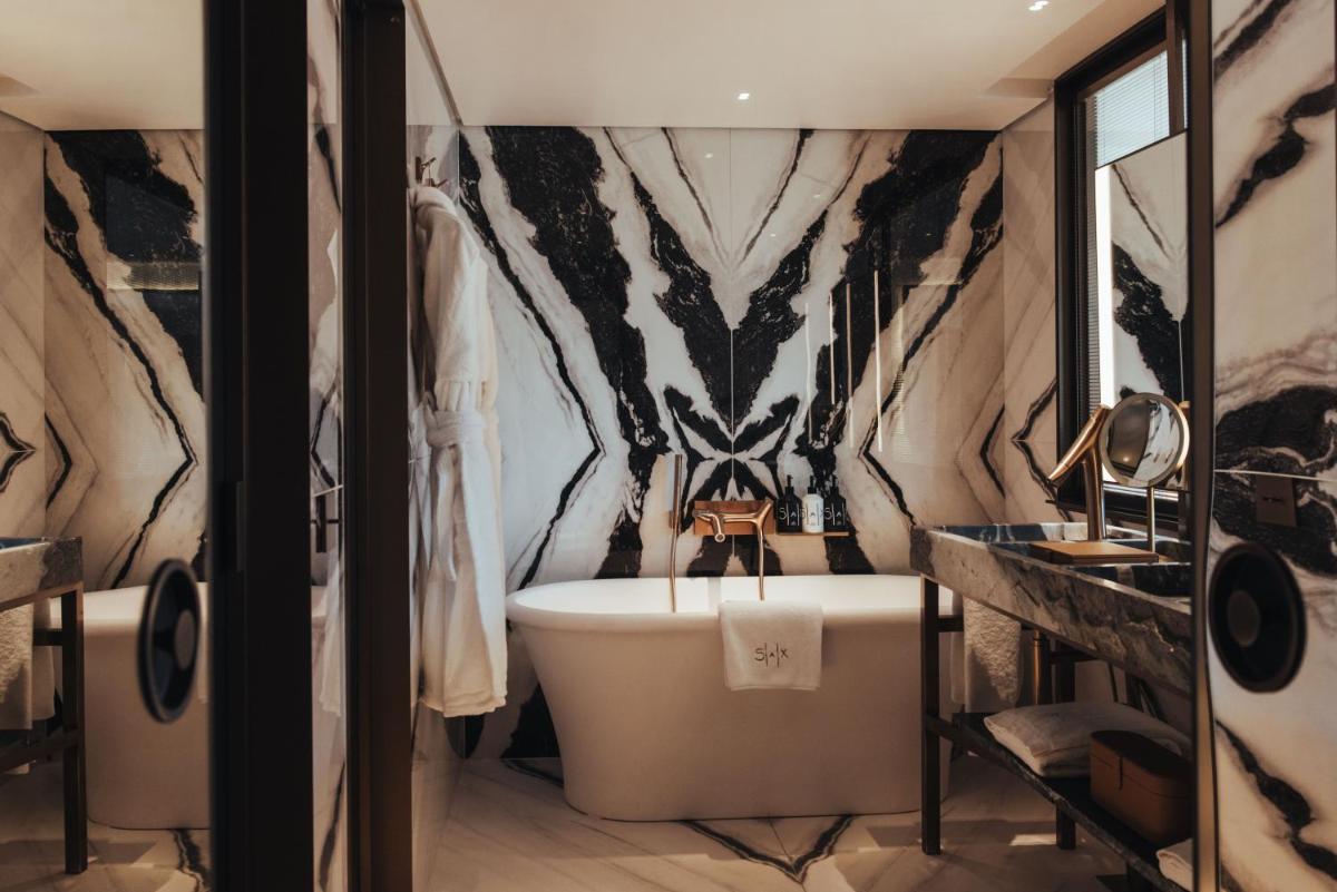 Coin salon dans l'établissement Hotel SAX Paris, LXR Hotels & Resorts